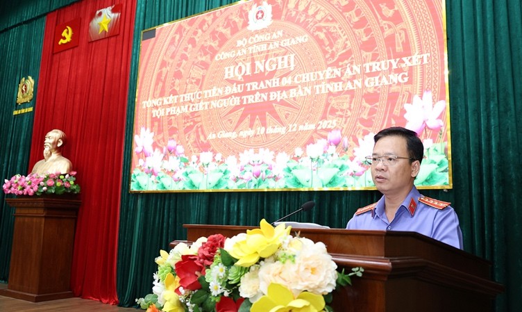 Đại diện VKS tham luận