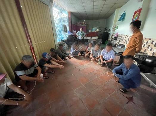 11 đối tượng đánh bạc