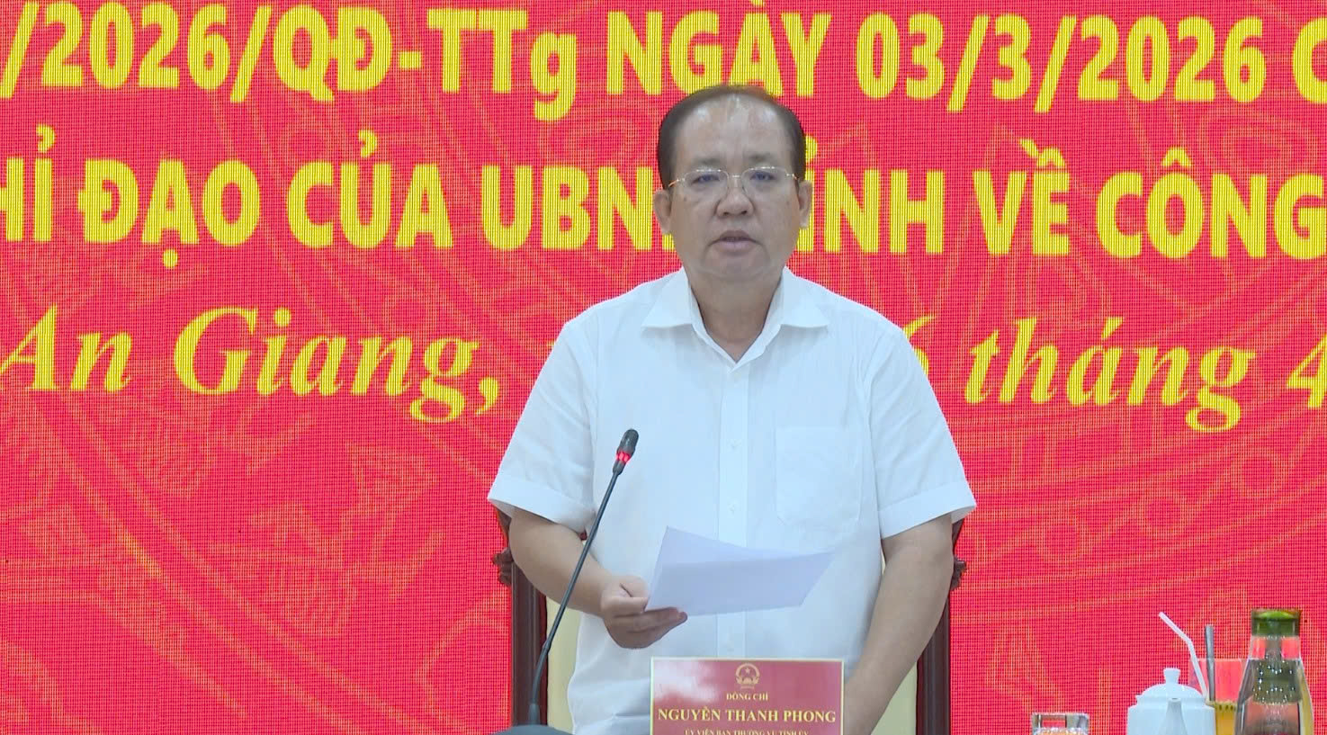 Đồng chí Phong PCT UBND tỉnh phát biểu