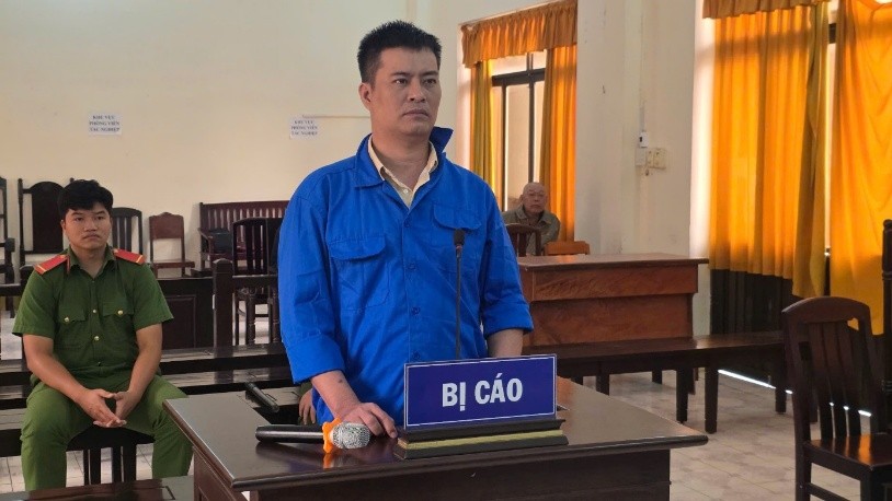 Bị cáo Đủ tại phiên tòa