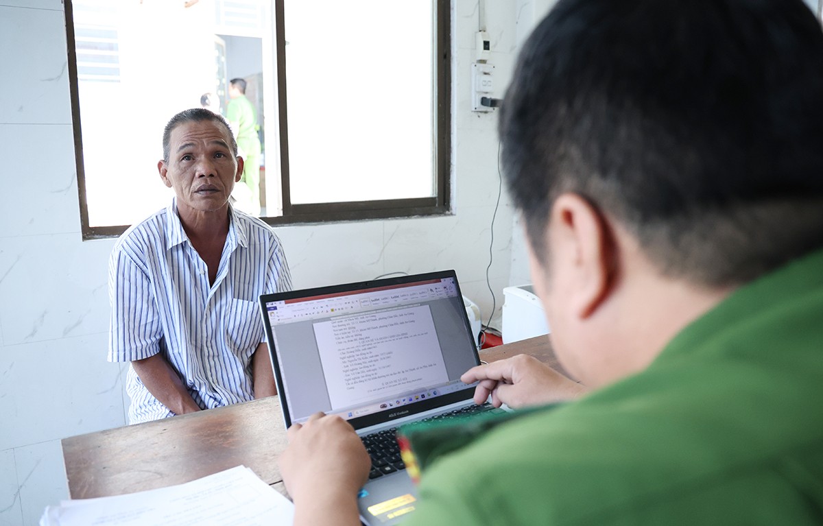 Bị can Hoàng Dũng