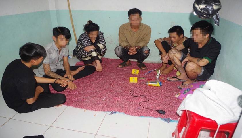 06 đối tượng sử dụng ma túy