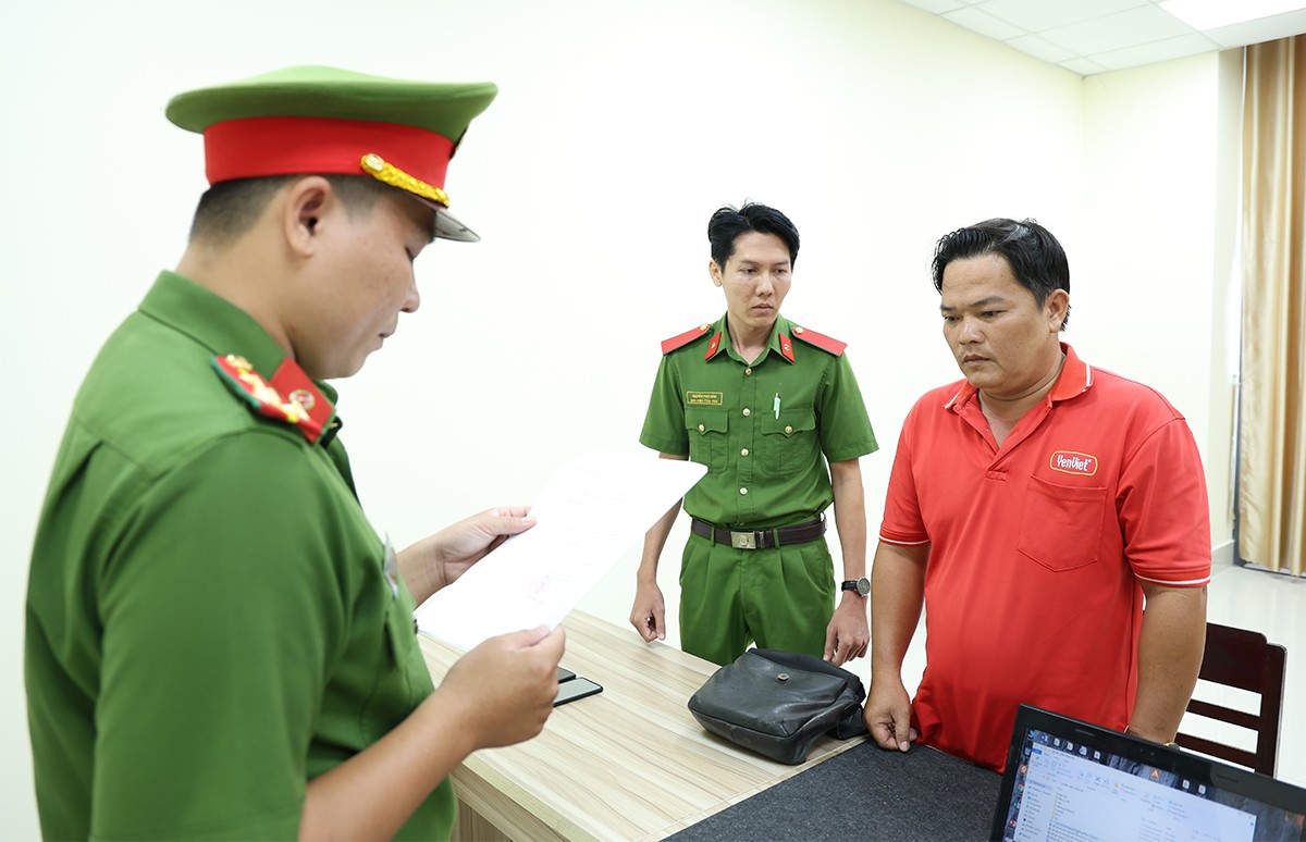 QĐ bắt bị can Tới