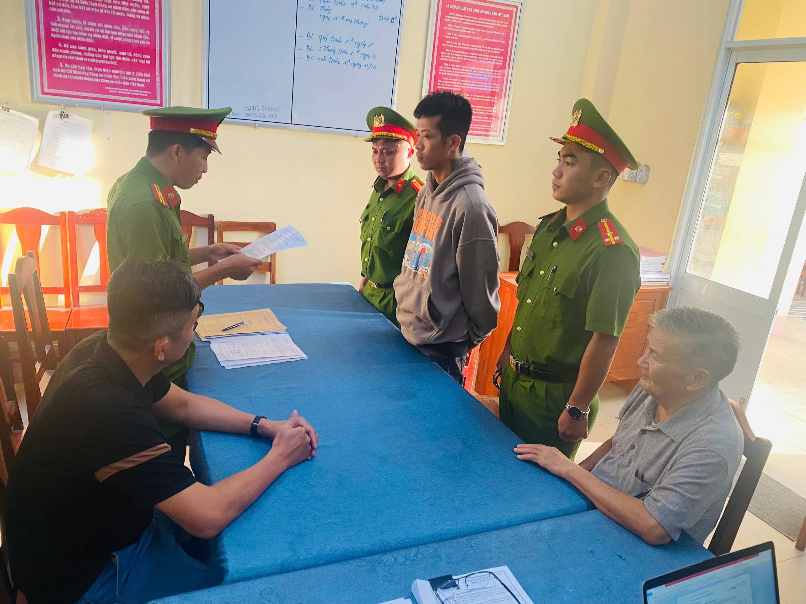 Đối tượng Hậu