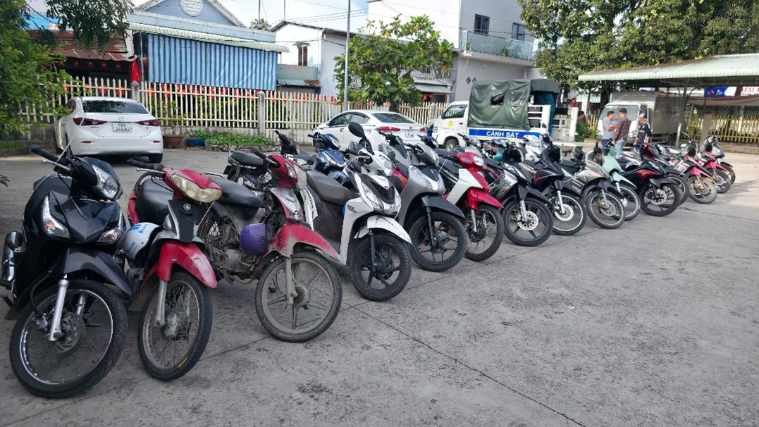 Tang vật xe mô tô bị tạm giữ