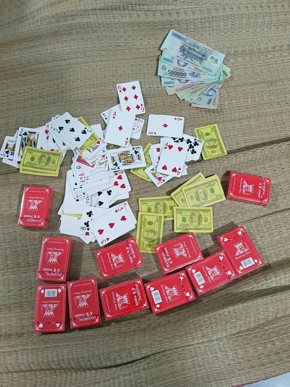 Tang vật thu giữ 6 đối tương