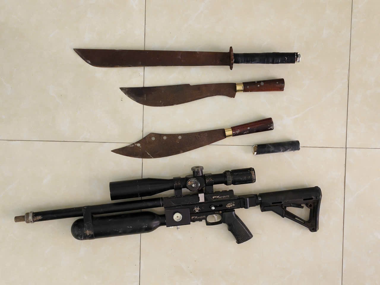 Vũ khí thu được