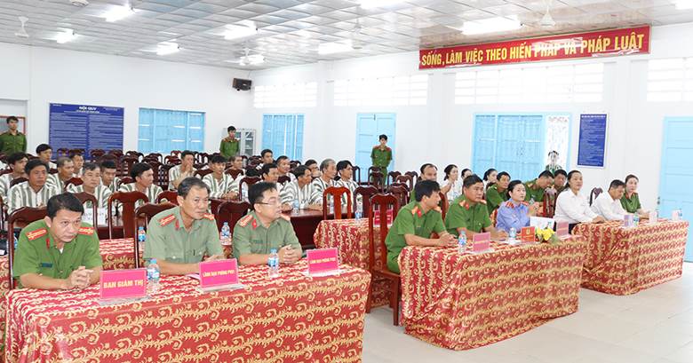 Description: E:\BICH TRAM\NAM 2025\PC11\1-5 TRAO QUY DINH DAC XA CUA CHU TICH NUOC\AA.jpg