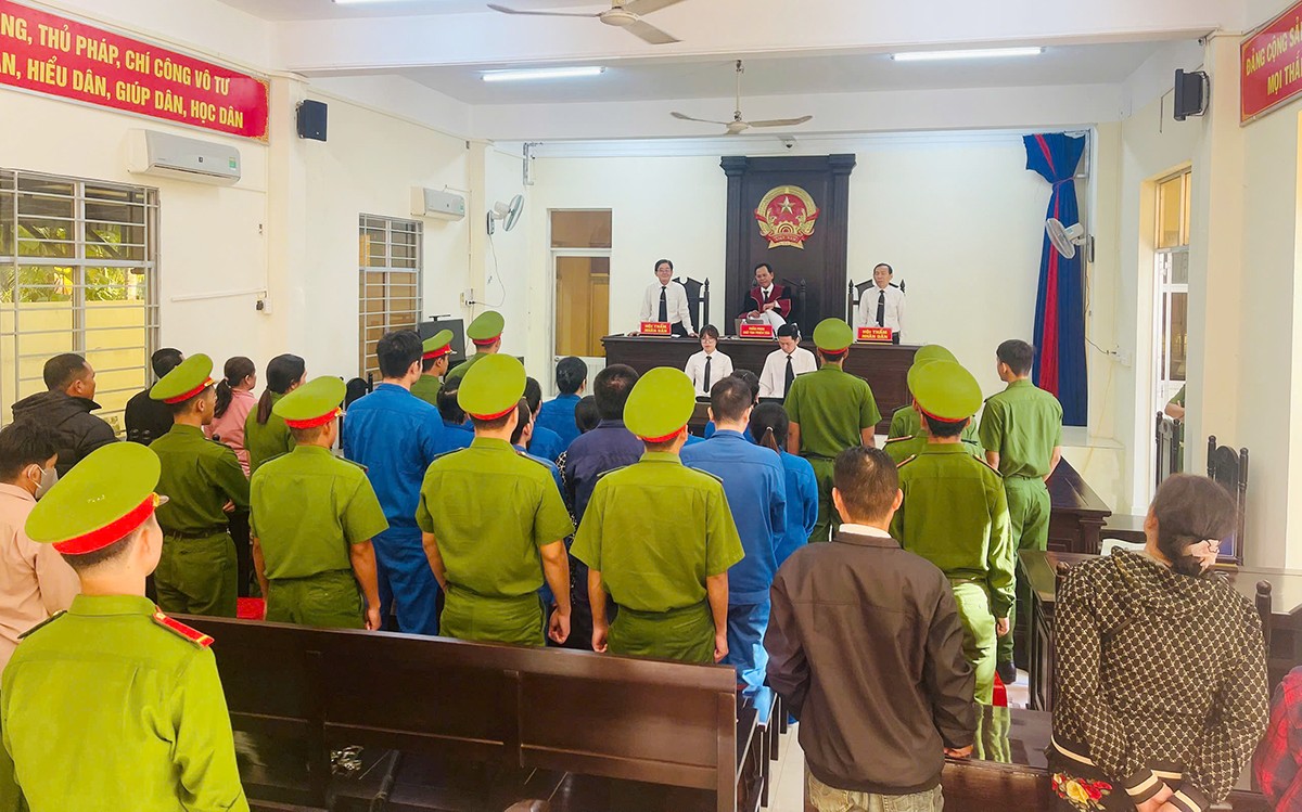 Quang cảnh phiên tòa